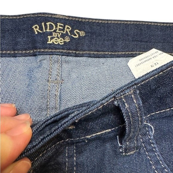 👖‎ Riders by Lee Women’s Dark Blue Denim Capri Jeans Size 12 👖 - Picture 2 of 5